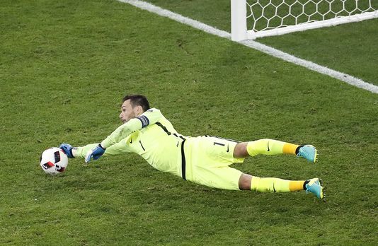 4966323_6_8f7b_hugo-lloris-a-garde-sa-cage-inviolee-contre_b2cc6c657f0116cc7a909059e2f2810e