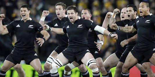 1747503_3_af1d_le-haka-des-all-blacks-face-a-l-australie_41489af2ccbf79ab2746f1980ce5fbcd